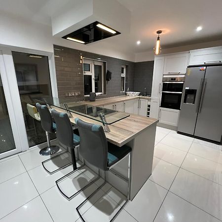 Lovely Dublin Home - Just 15 Mins To City Centre מראה חיצוני תמונה