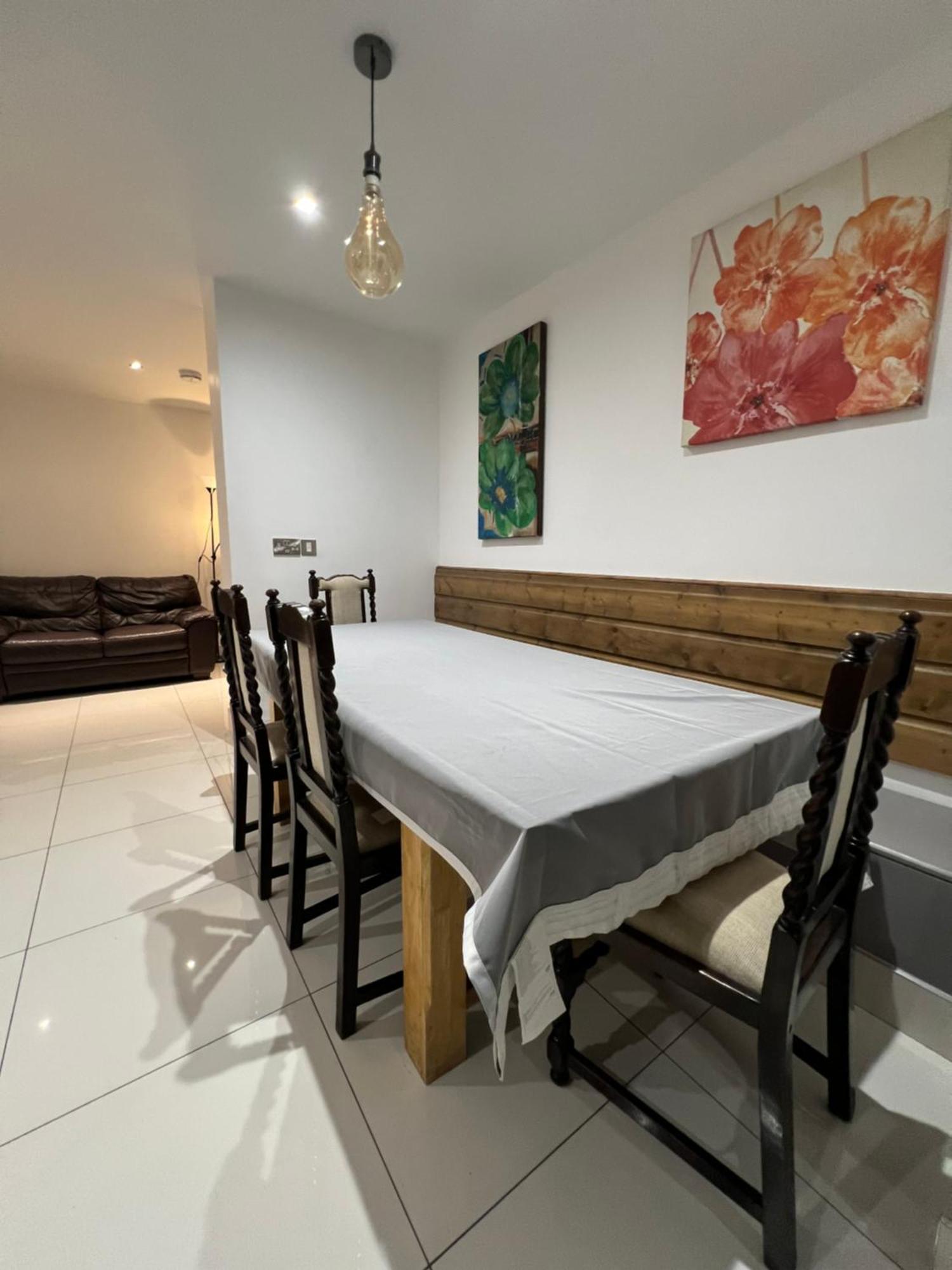 Lovely Dublin Home - Just 15 Mins To City Centre מראה חיצוני תמונה