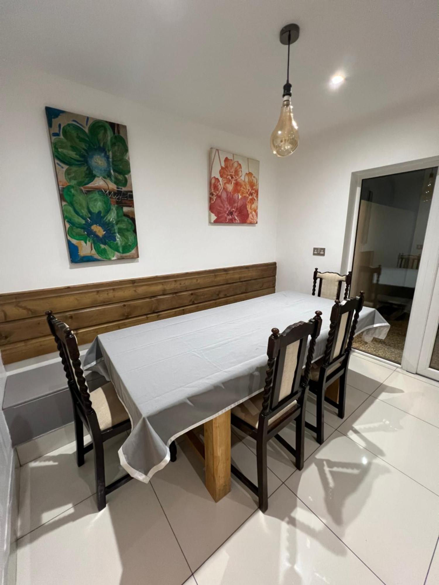 Lovely Dublin Home - Just 15 Mins To City Centre מראה חיצוני תמונה